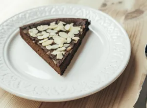 Pastel de chocolate y almendras