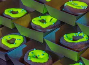 Glonuts, donuts que brillan en la oscuridad