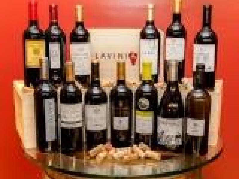 LAVINIA reúne a once prestigiosos bodegueros para presentar un concepto pionero de venta de vino