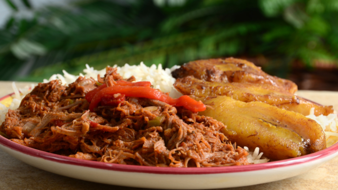 Ropa vieja plato tradicional cubano