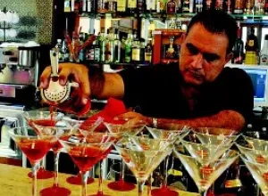 Cócteles Añejados acompañantes de lujo para el Habano