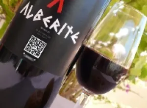 Alberite, vino tinto dulce de Andalucía, presenta innovadora tecnología de comunicación 