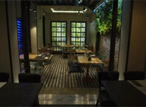 La Charca. Taberna actualizada en el centro de Madrid