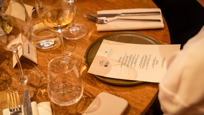 Menú en la presentación de la colaboración culinariaa
