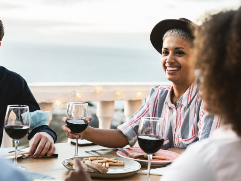 ¿Se acabó la sobremesa en los restaurantes? Turnos, prisas y el ocaso del ritual más nuestro