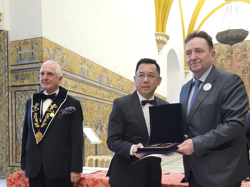  El presidente de AREGALA, Diego Silva, en la ceremonia de entrega de diplomas y medallas.