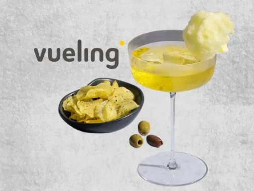 Cóctel Vueling in the Clouds servido con nube de azúcar