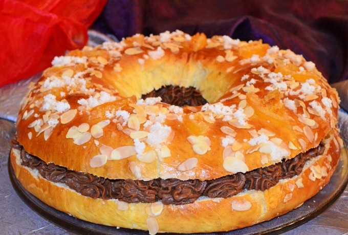 roscon de reyes-relleno-con-trufa-dulces-navideños-tradiciones-navideñas