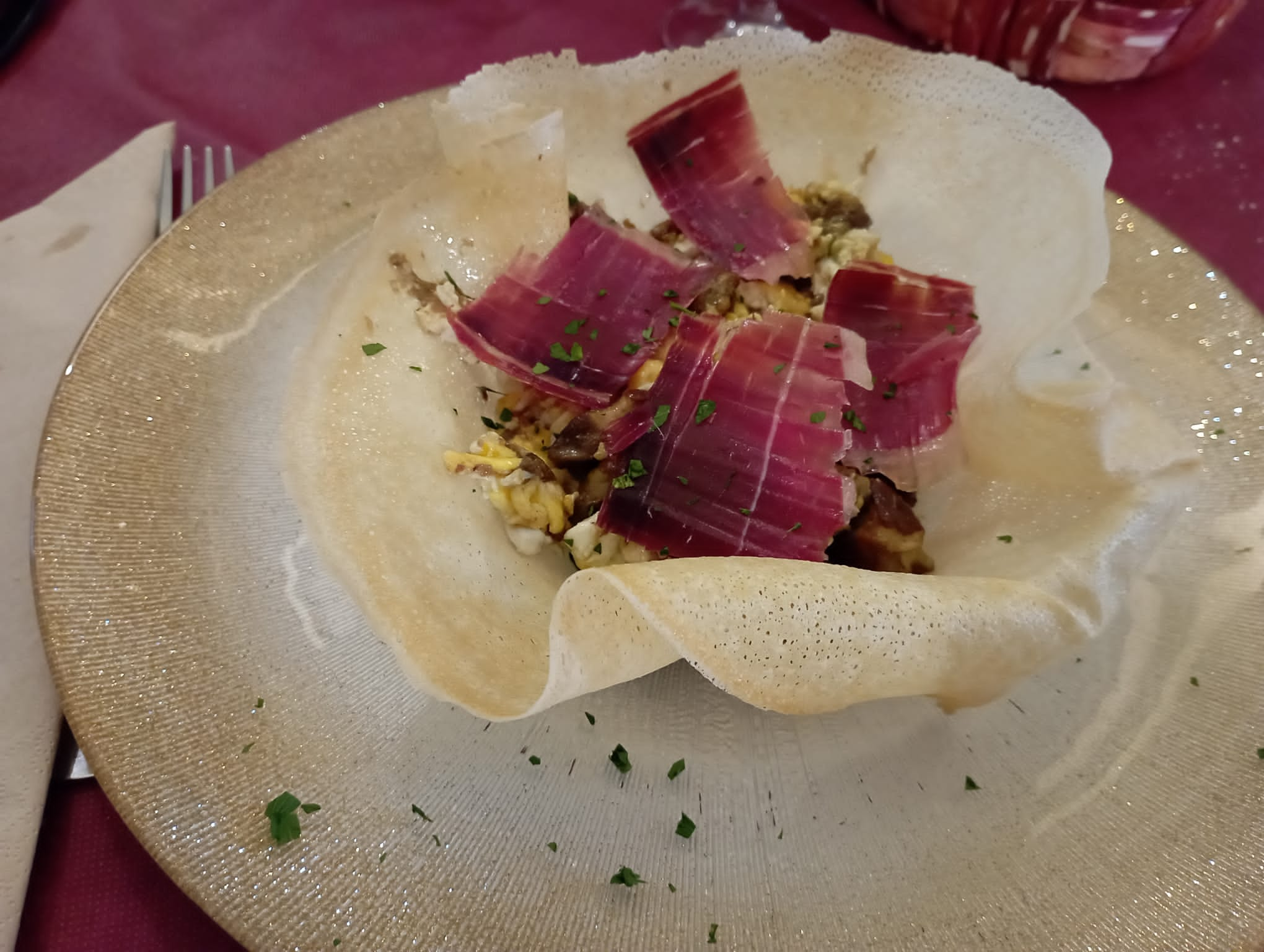 Revuelto de boletus con jamón ibérico