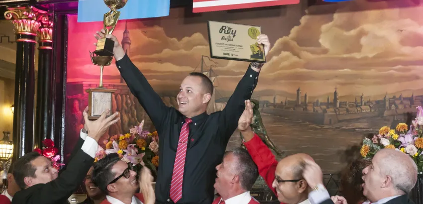 Adrián Ravelo, ganador del evento Internacional de Cantina Rey de Reyes del Daiquirí