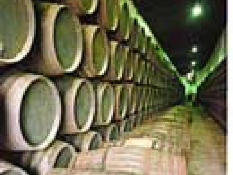 El vino español se queda en casa