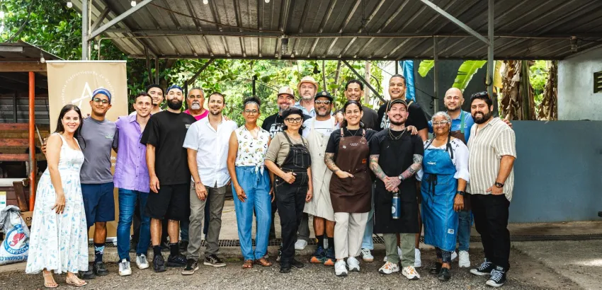 Puerto Rico "Entre Fogones" el evento gastronómico Puerto Rico entre fuegos junta directiva de APUGA y chefs