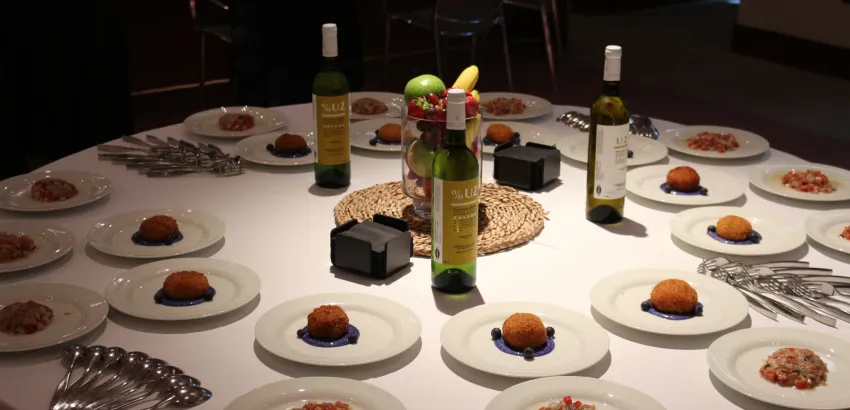 Visita a Bodegas Iglesias, Cata de Vinos y Aperitivo para dos – Bolullos – Huelva, Andalucía Visita a Bodegas Iglesias, Cata de Vinos y Aperitivo para dos – Bolullos – Huelva, Andalucía