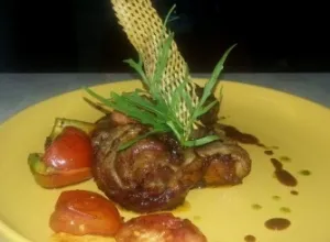Rolada de cerdo con chorizo