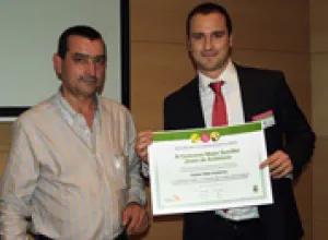 Fabián Villar y y Rubén Subires Barrabes, mejores sumiller joven y Premio Especial del Público al vino “Amancer 2005”.