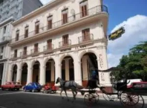 Reabre sus puertas el histórico Sloppy Joe’s Bar de La Habana
