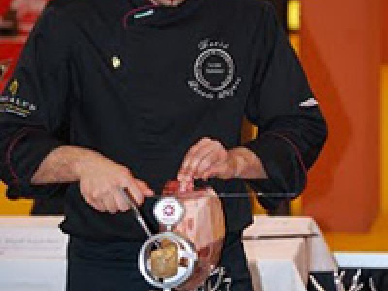 David Lavado Lázaro seleccionado como mejor cortador de jamón Teruel