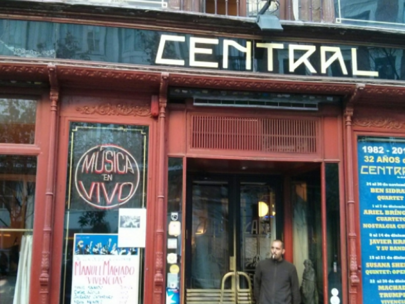 Cierra Café Central