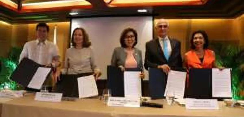 España y Filipinas firman su tercer acuerdo para organizar Madrid Fusion Manila España y Filipinas firman su tercer acuerdo para organizar Madrid Fusion Manila