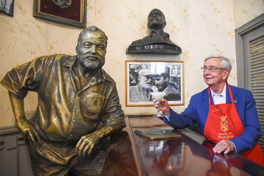 La Habana-Rafael-Anson-visita-El-Floridita