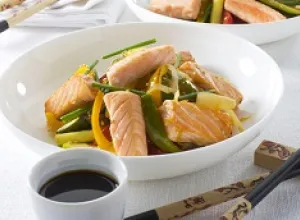Salteado de Salmón Noruego fresco y verduras