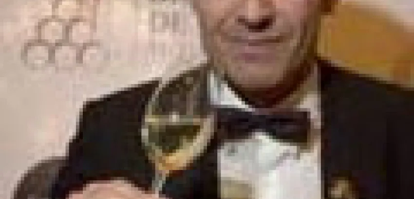 Javier Gila gana el Premio al Mejor Sumiller del Año Javier Gila gana el Premio al Mejor Sumiller del Año