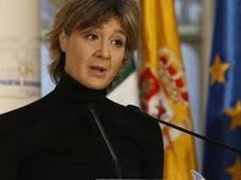  García Tejerina pide celeridad a la Comisión Europea para duplicar la intervención de leche desnatada en polvo y mantequilla