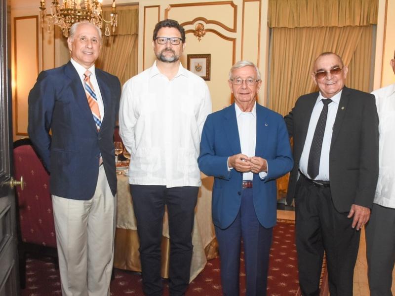 Capitalidad de Cocteleria Iberoamericana-desayuno-Hotel-Nacional-de-Cuba