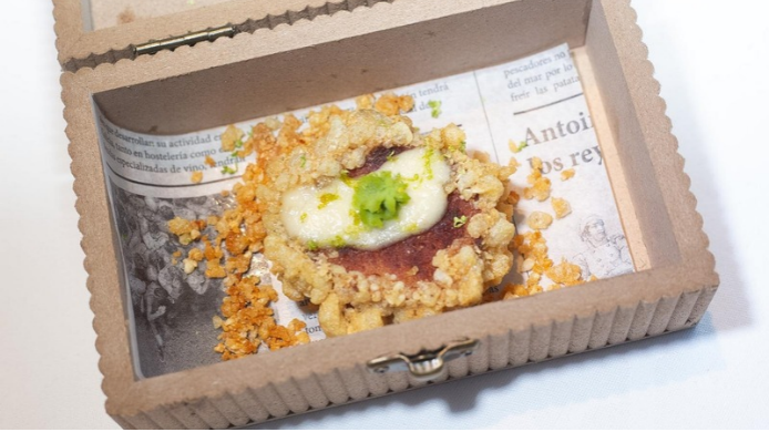 torrezno con wasabi y lima