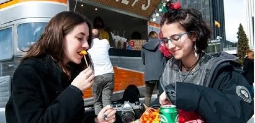 Street food para celiacos, paella sobre ruedas y fusión asiática Street food para celiacos, paella sobre ruedas y fusión asiática