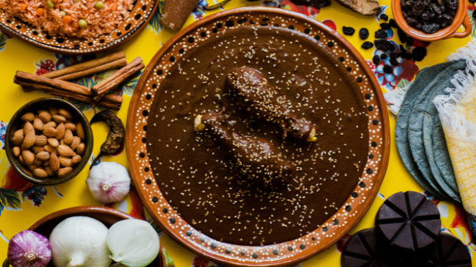 El mole poblano es un sabor amargo que no gusta a todos los que no se han criado con él