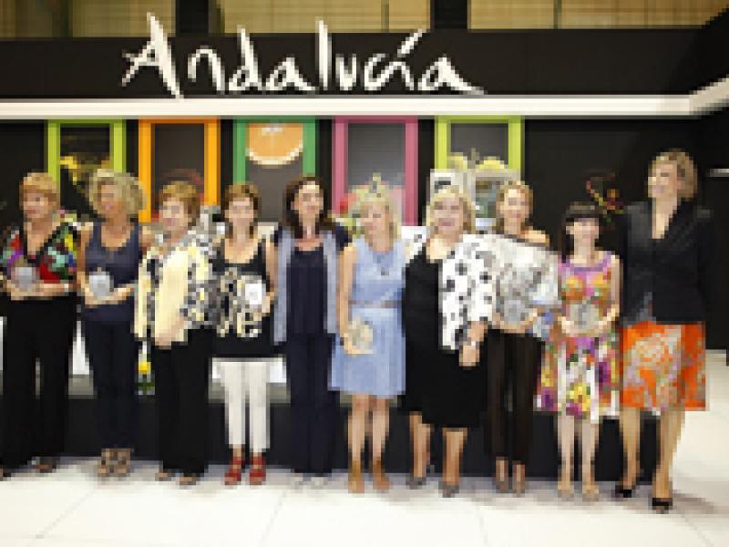 Seis empresarias de seis Comunidades reciben un reconocimiento por su labor relevante en la economía