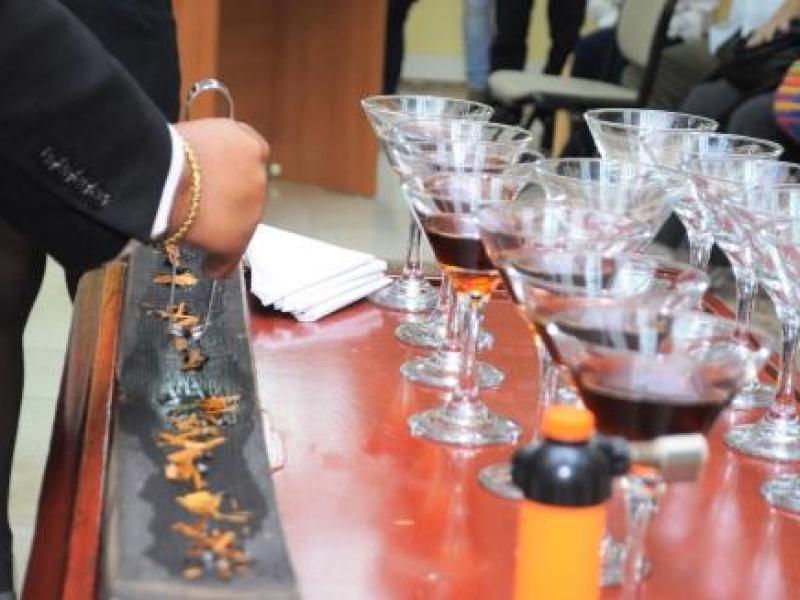 Coctelería artística, el nuevo desafío de nuestros bares