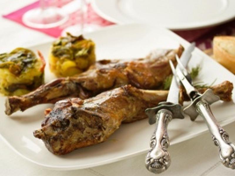 Cabrito lechal en salsa ahumada con clavos de olor y anís estrellado