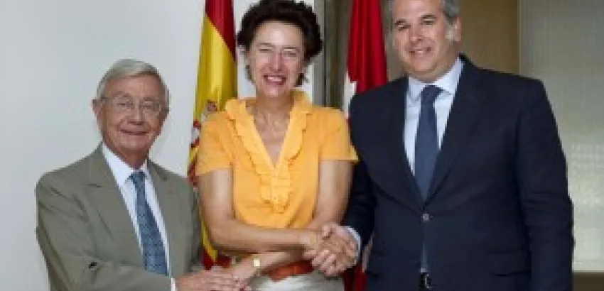 La Comunidad de Madrid firma un acuerdo con la Real Academia de Gastronomía La Comunidad de Madrid firma un acuerdo con la Real Academia de Gastronomía