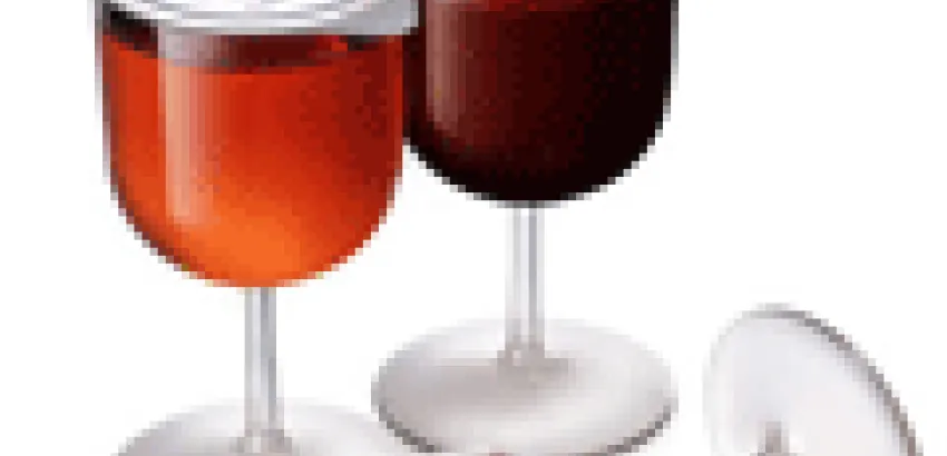 El vino ahora se vende en copas descartables El vino ahora se vende en copas descartables