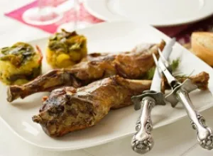 Cabrito lechal en salsa ahumada con clavos de olor y anís estrellado