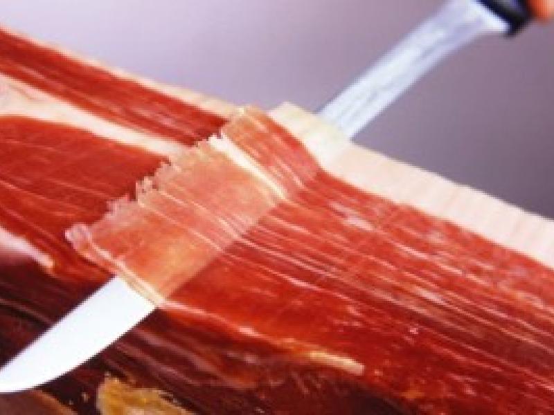 Jamón Ibérico, el aceite de Oliva de cuatro patas