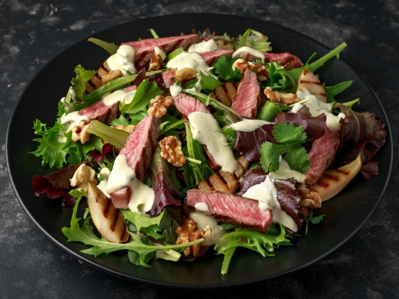 carne de vacuno-ensalada 