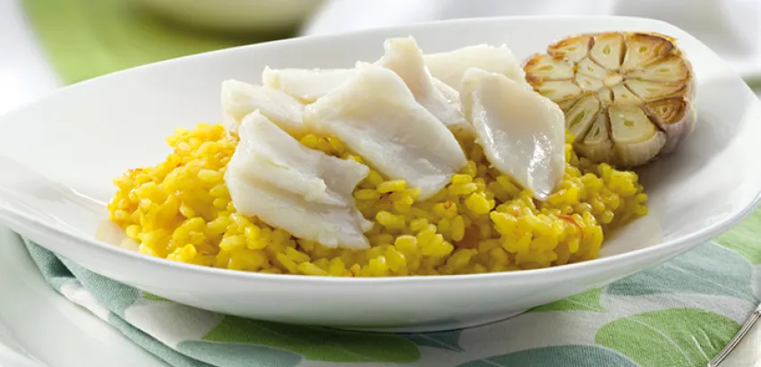 Arroz meloso con Bacalao Noruego tradicional y cebolla Arroz meloso con Bacalao Noruego tradicional y cebolla