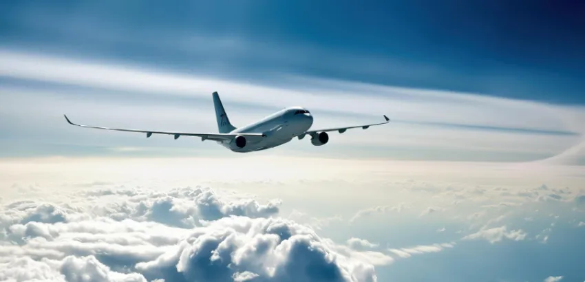 La gastronomía en los aviones es cada vez de mejor calidad. (Foto: Freepik)