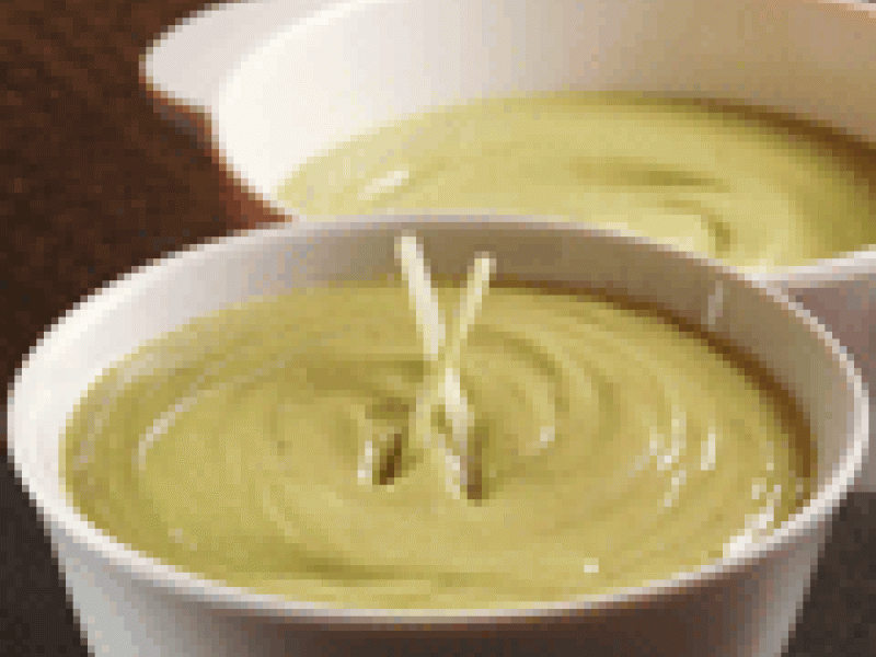 Sopa fría de aguacate