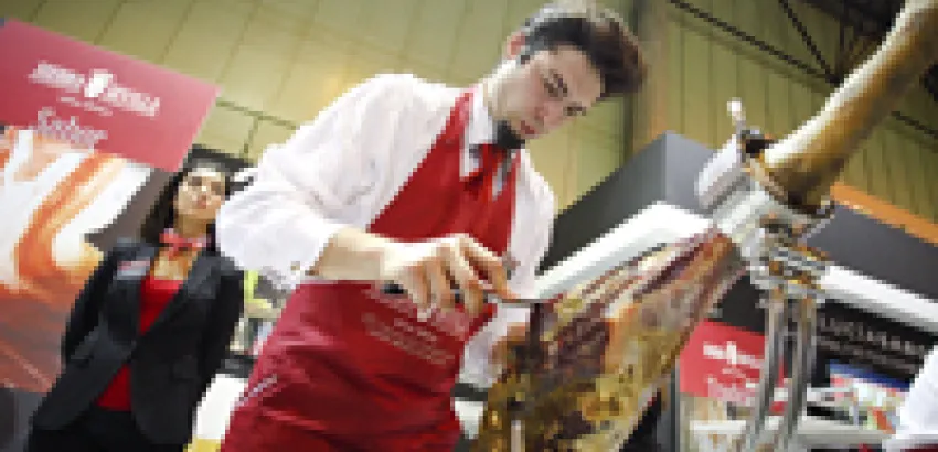 Igor Corral, del Hotel Urban, se adjudica el III Concurso de Corte de Jamón Andalucía Sabor 2011