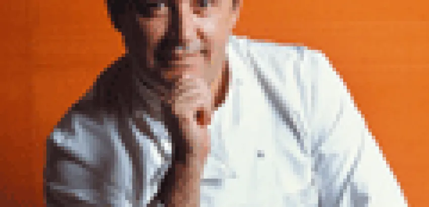 Ferrán Adrià asegura que elBulli reabrirá como un restaurante abierto a Internet y a chefs de todo el mundo Ferrán Adrià asegura que elBulli reabrirá como un restaurante abierto a Internet y a chefs de todo el mundo