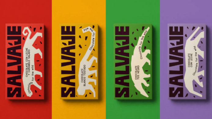 Tabletas de chocolate Salvaje en cuatro colores, elaboradas en A Coruña con cacao sostenible y enfoque de conservación animal.