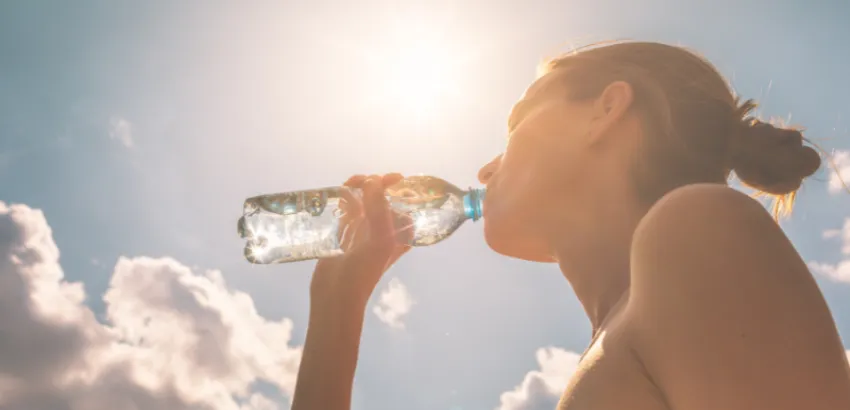 Mitos sobre el agua, la importancia de la hidratación adecuada