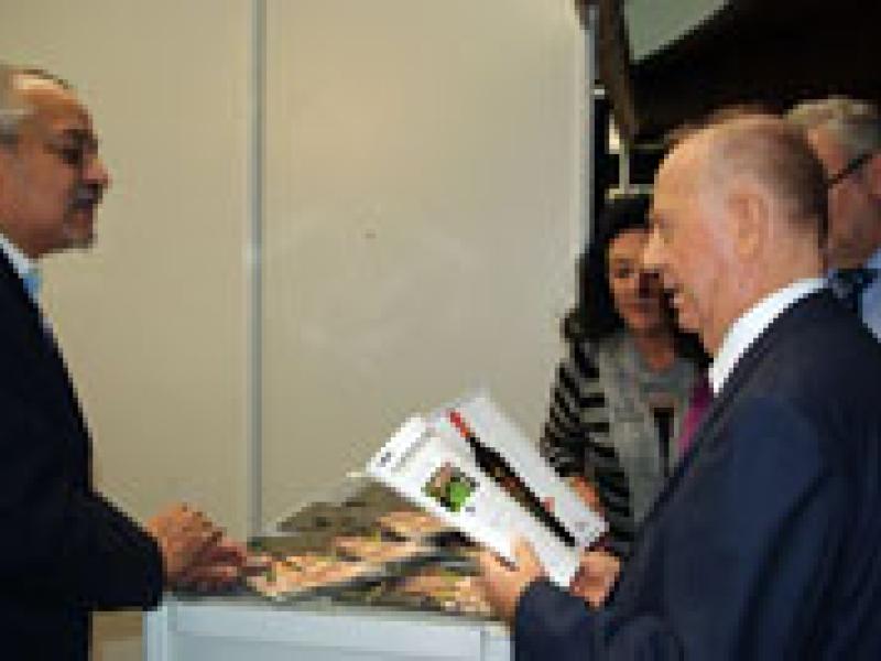 Alcalde de Torremolinos visita stand de Excelencias Gourmet