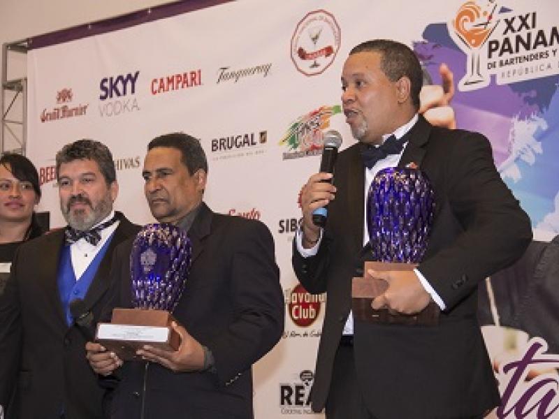 Entregan Premio The Blue Blazer Real en el XXI Panamericano de Cócteles y Bartenders