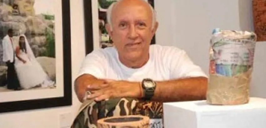 Thimo Pimentel, miembro de la ADG, recibe Premio Nacional de Artes Plásticas de República Dominicana Thimo Pimentel, miembro de la ADG, recibe Premio Nacional de Artes Plásticas de República Dominicana