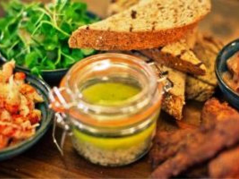 ¿Cuáles son los objetos más olvidados en los restaurantes?